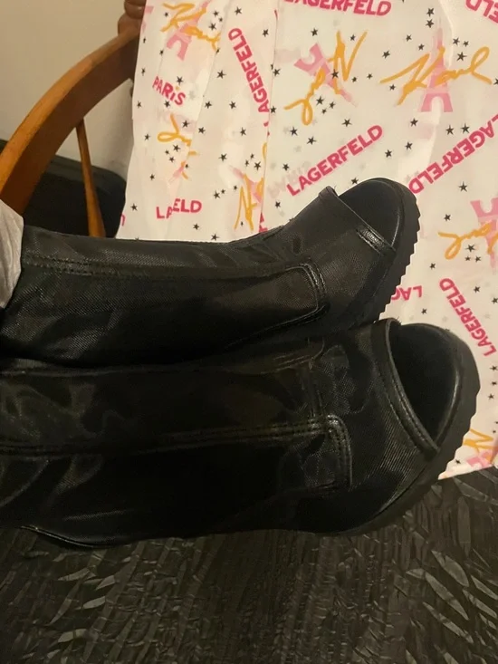 Karl Lagerfeld Black Logo-Stamped Ankle Boot - Picture 14 of 17